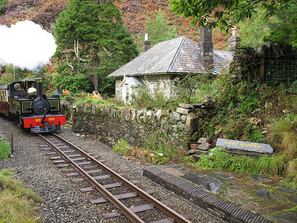 Ffestiniog Railway܇ǰCoed y BleiddiauƵꡣ